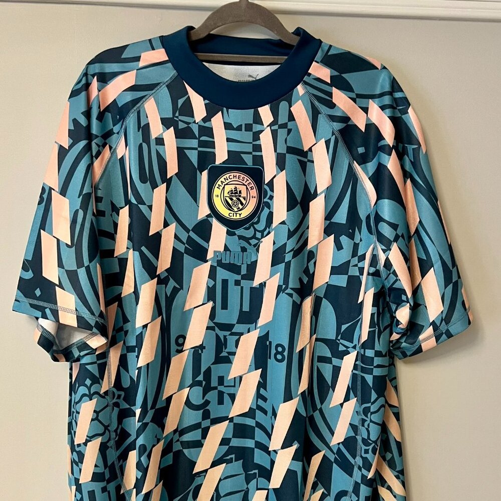 Manchester City 24/25 Retro Jersey